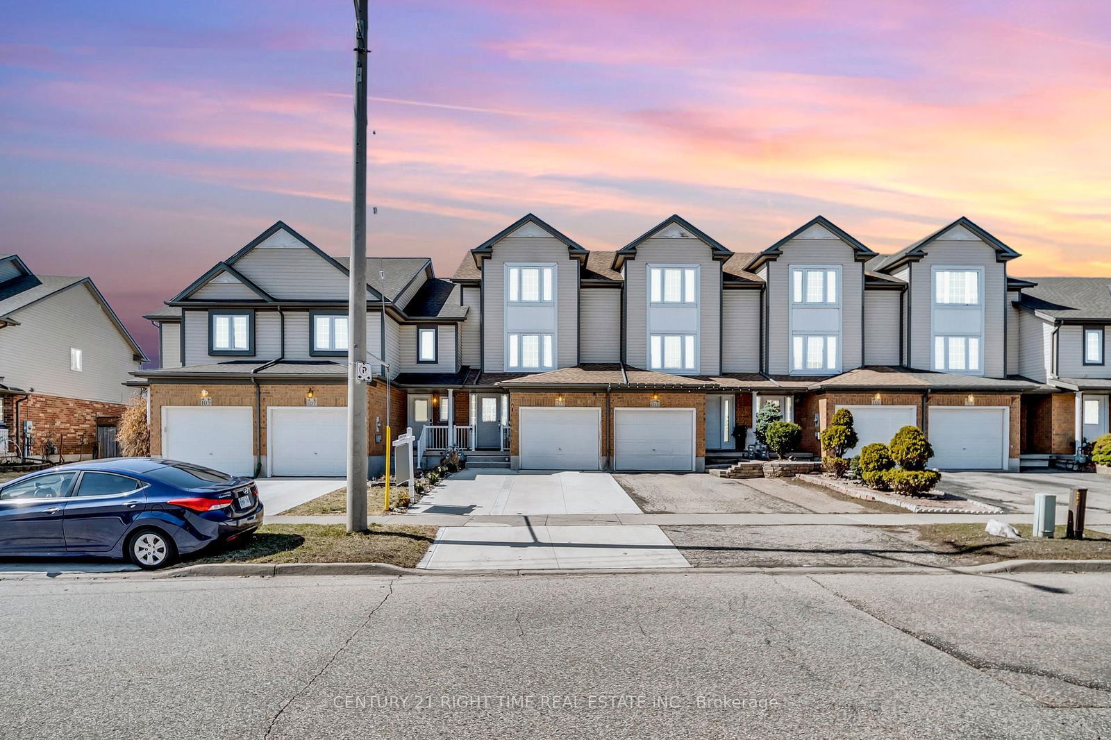 Townhouse sold at 105 Max Becker Drive, Kitchener, N2E 3W2 - MLS: X12113510