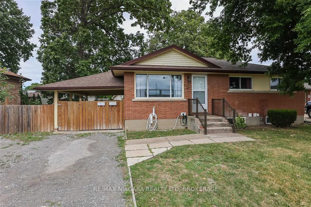Detached House for sale at 41 Meadowvale Drive, St. Catharines, L2N 3Z6 - MLS: X12113751
