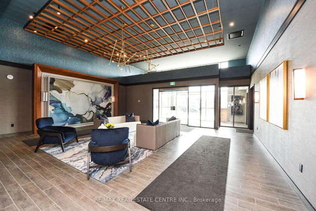 1107 - 460 Dundas Street
