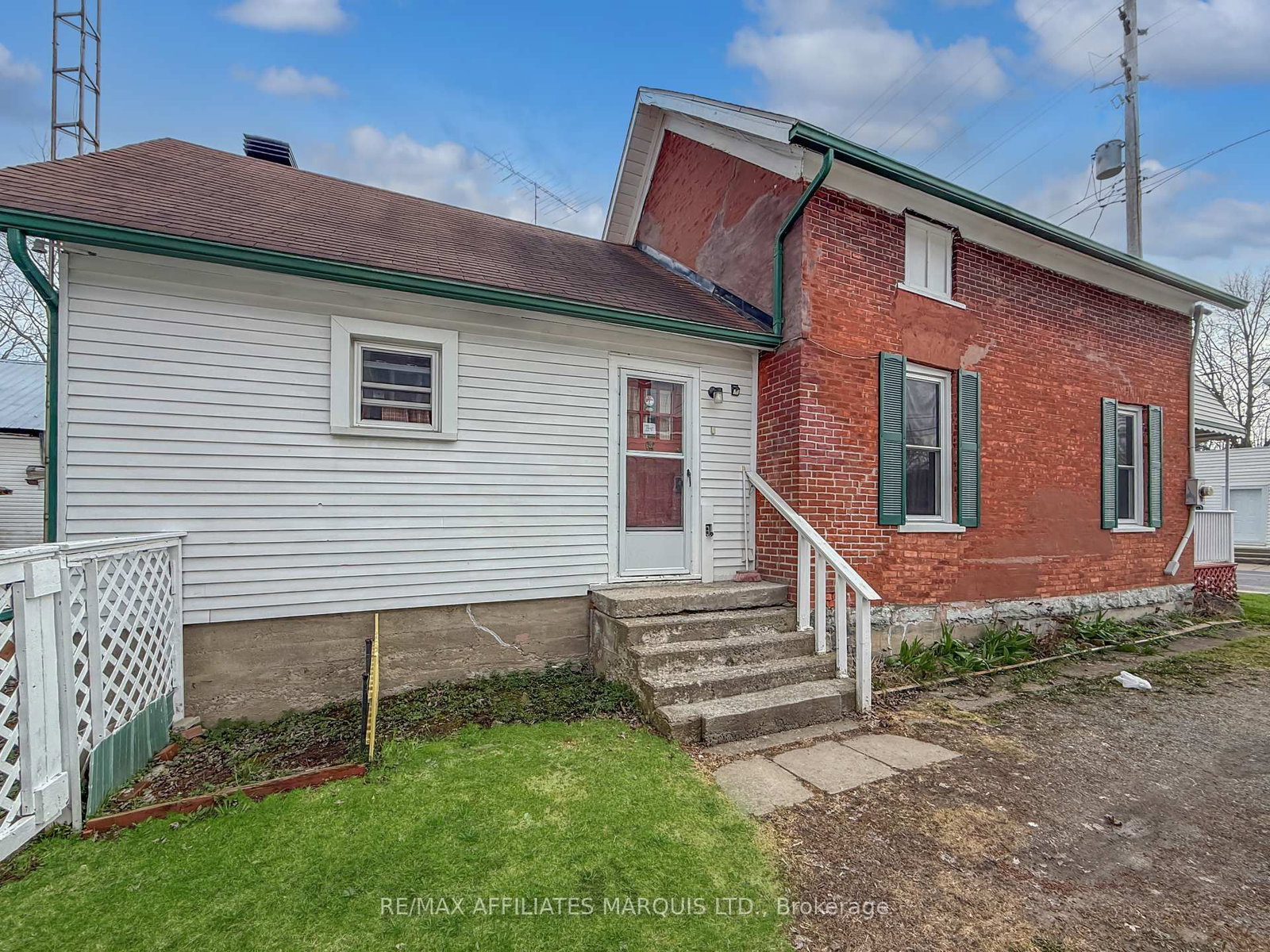 Listing Image 4