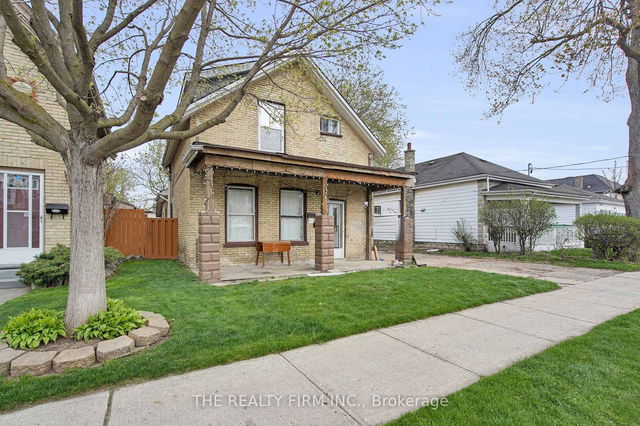 524 Simcoe Street