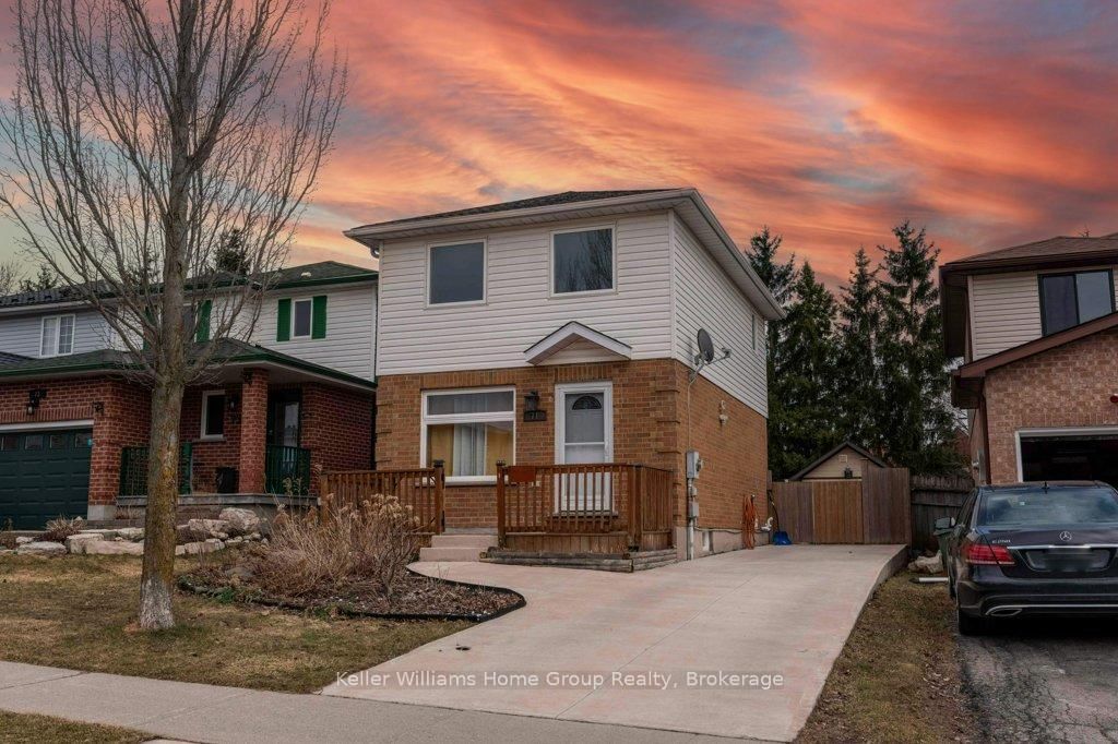 Detached House for sale at 71 Watt Street, Guelph, Grange Road, N1E 6W6 - MLS: X12114339