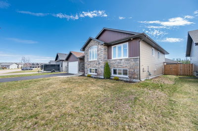 17 Drew St, Petawawa - Petawawa image-0-1