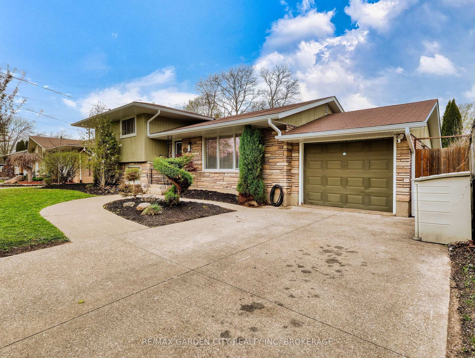 Detached House for sale at 66 Lockview Crescent, St. Catharines, Bunting/Linwell, L2M 2T5 - MLS: X12114422