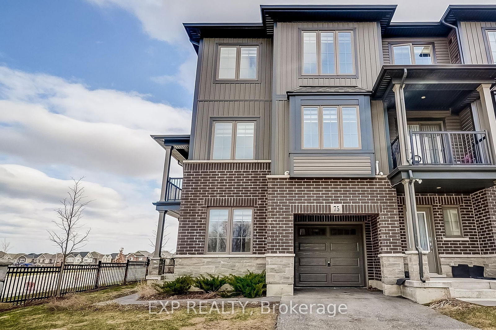 Townhouse for sale at 75-124 Compass Trail, Cambridge, N3E 0E3 - MLS: X12114448