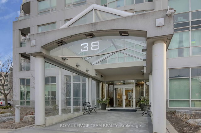 2401 - 38 Metropole Private