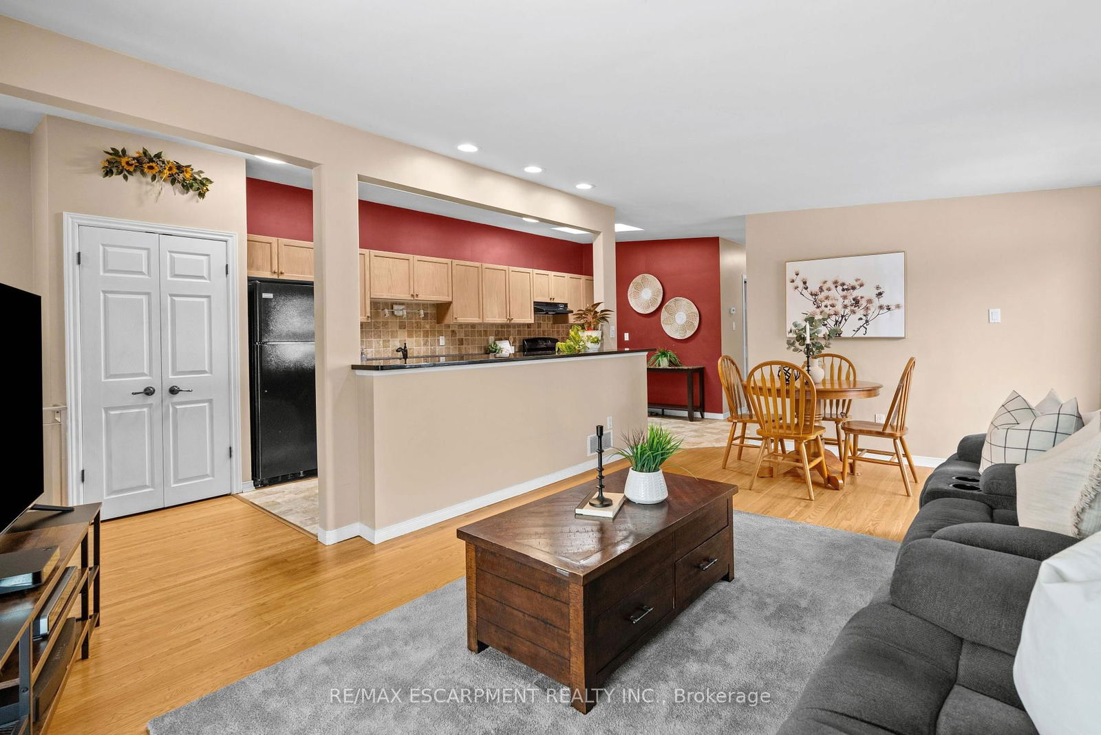 Semi-Detached House for sale at 2 Ronaldshay Avenue, Hamilton, Greeningdon, L9A 3B1 - MLS: X12114703