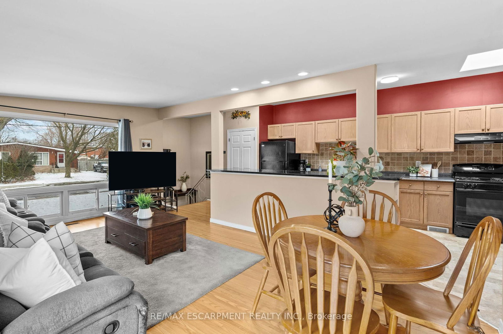 Semi-Detached House for sale at 2 Ronaldshay Avenue, Hamilton, Greeningdon, L9A 3B1 - MLS: X12114703
