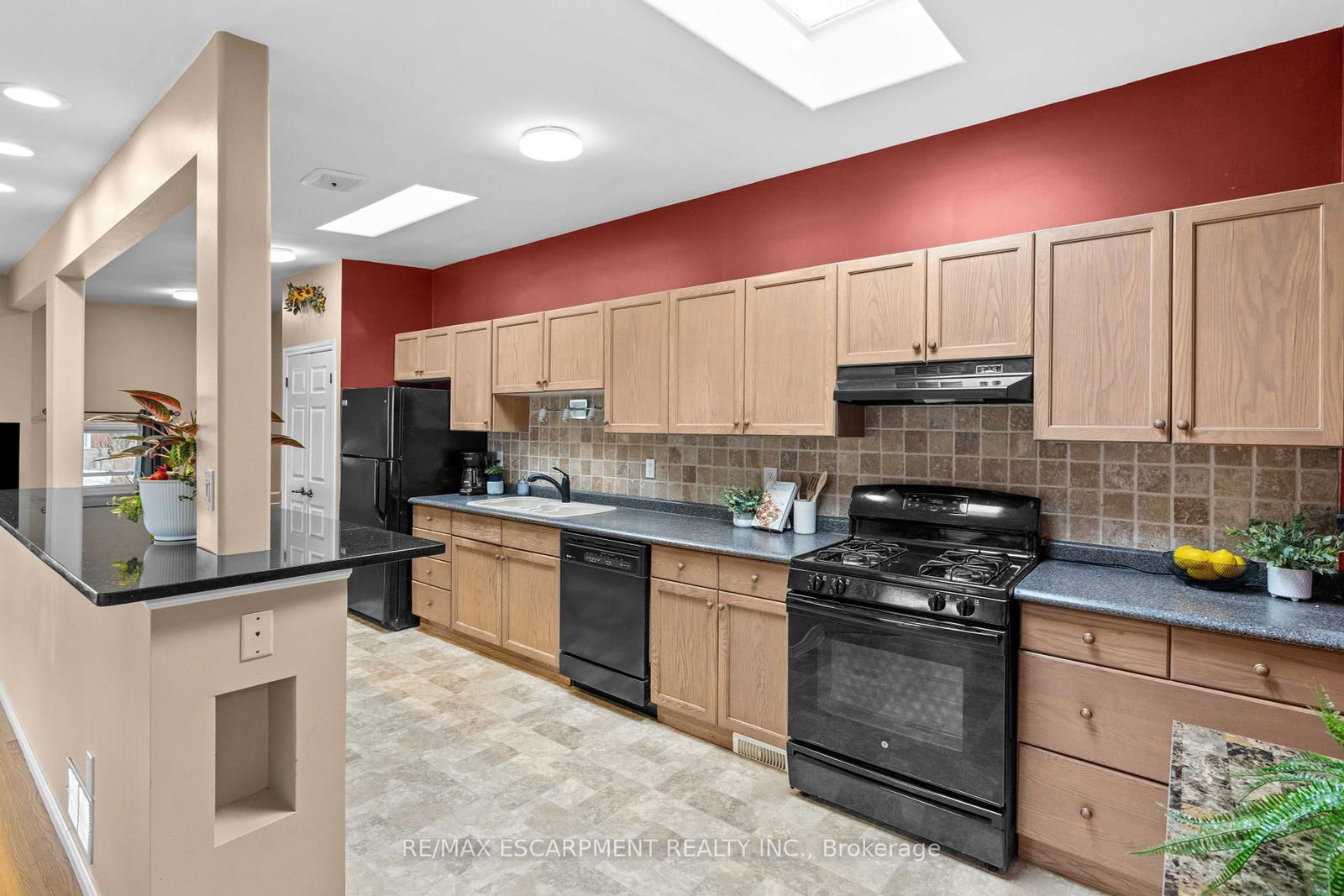 Semi-Detached House for sale at 2 Ronaldshay Avenue, Hamilton, Greeningdon, L9A 3B1 - MLS: X12114703