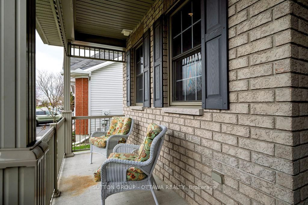 Semi-Detached House for sale at 166 Hartsmere Drive, Ottawa, Stittsville (South), K2S 2H4 - MLS: X12114719