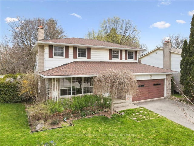 61 Applewood Crescent