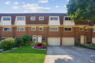 Townhouse sold at 19-125 Bonaventure Drive, Hamilton, Ontario, L9C 5Y9 - Gilbert - MLS: X12114812