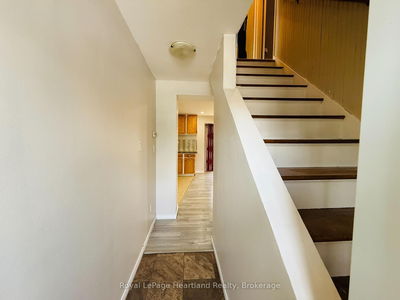 32 Regina Rd, Huron East - Vanastra image-0-4