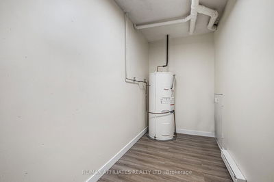 Unit 70 — 3415 Uplands Dr, Ottawa - Hunt Club image-0-4