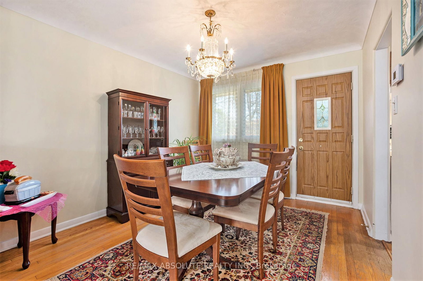 Listing Image 8