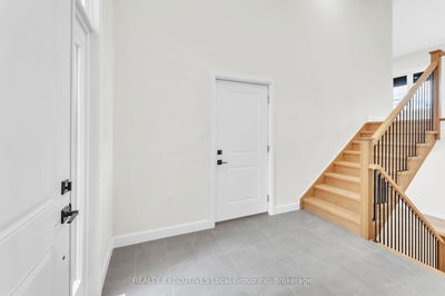 93 TOWER Dr, North Bay - Airport image-0-3