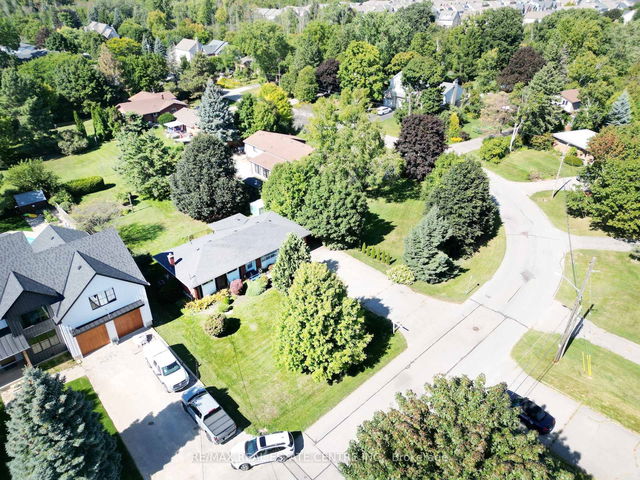 33 Ridgeway Avenue