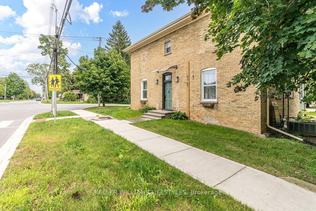 Detached House for sale at 41 BROADWAY Street, Lambton Shores, Forest, N0N 1J0 - MLS: X12115227