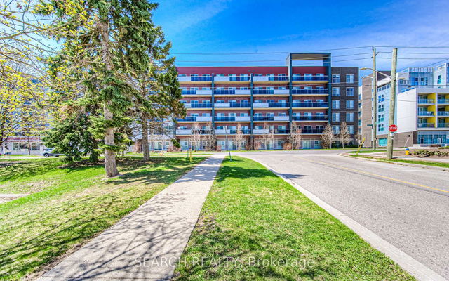 523 - 251 Hemlock Street