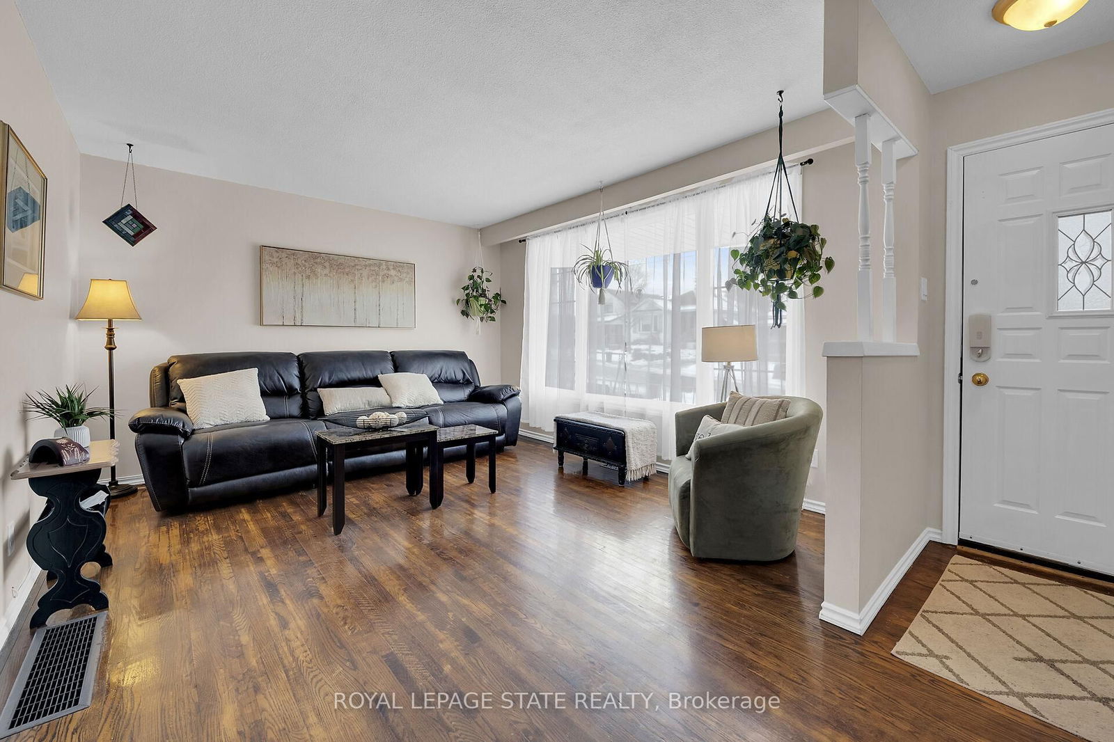 Detached House for sale at 221 East 24th Street, Hamilton, Eastmount, L8V 2Y5 - MLS: X12115314