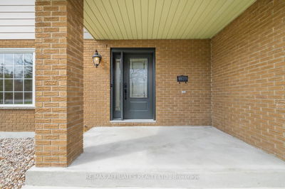 5582 Van Vliet Rd, Manotick - Manotick Long Island & Nicholls Island image-0-2