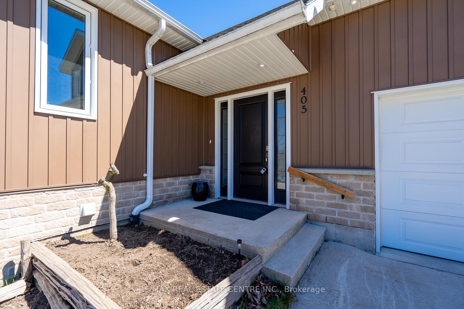 Detached House for sale at 405 Minnie Street, North Huron, Wingham, N0G 2W0 - MLS: X12115412
