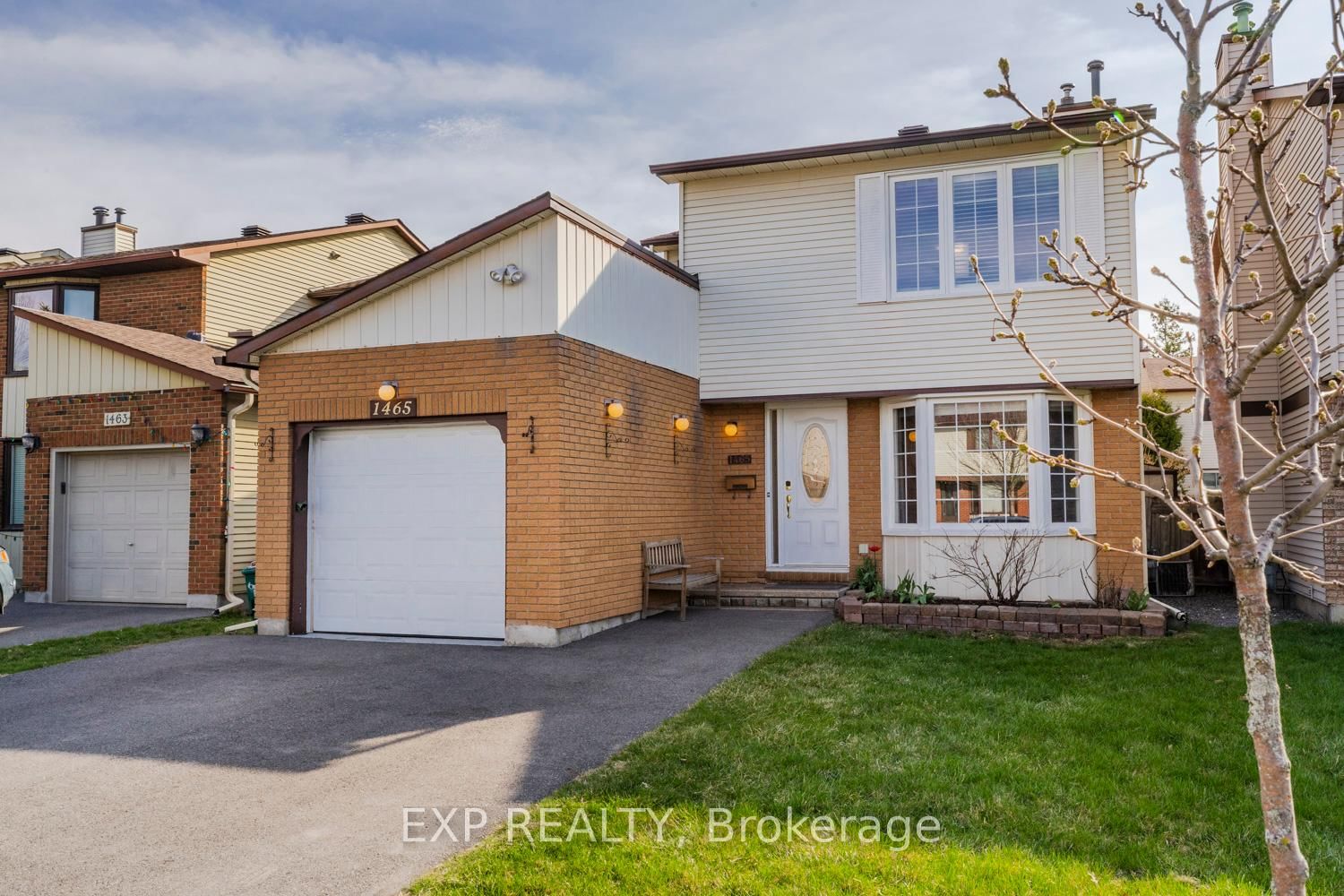 Detached House for sale at 1465 Bradshaw Crescent, Ottawa, Pineview, K1B 5G1 - MLS: X12115536