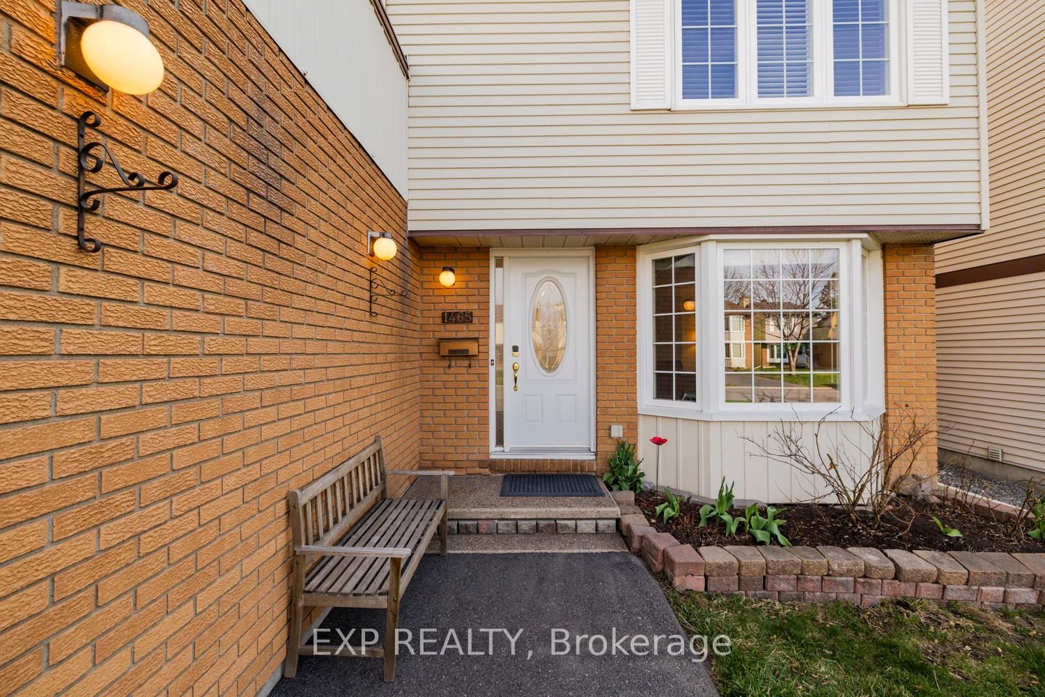 Detached House for sale at 1465 Bradshaw Crescent, Ottawa, Pineview, K1B 5G1 - MLS: X12115536