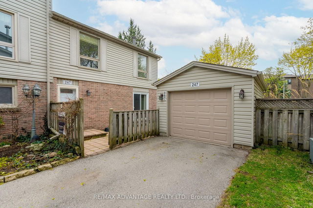 247 Everglade Crescent
