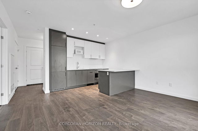 1211 - 181 King Street