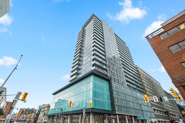 1213 - 324 Laurier Avenue