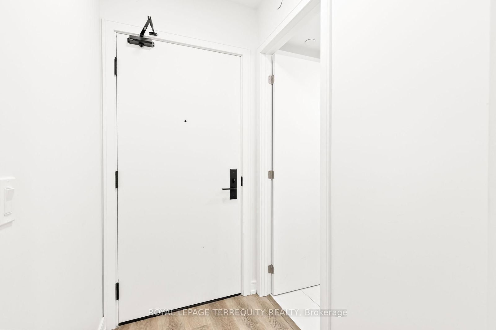 Condo for lease at 1 Jarvis Street, Hamilton, Beasley, L8R 0A8 - MLS: X12115975