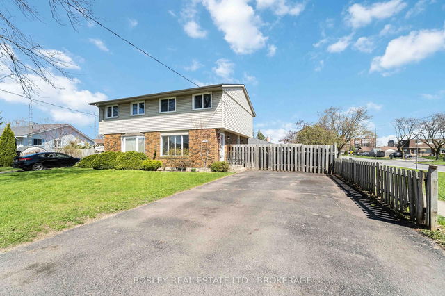 2 CRESCENTWOOD Drive