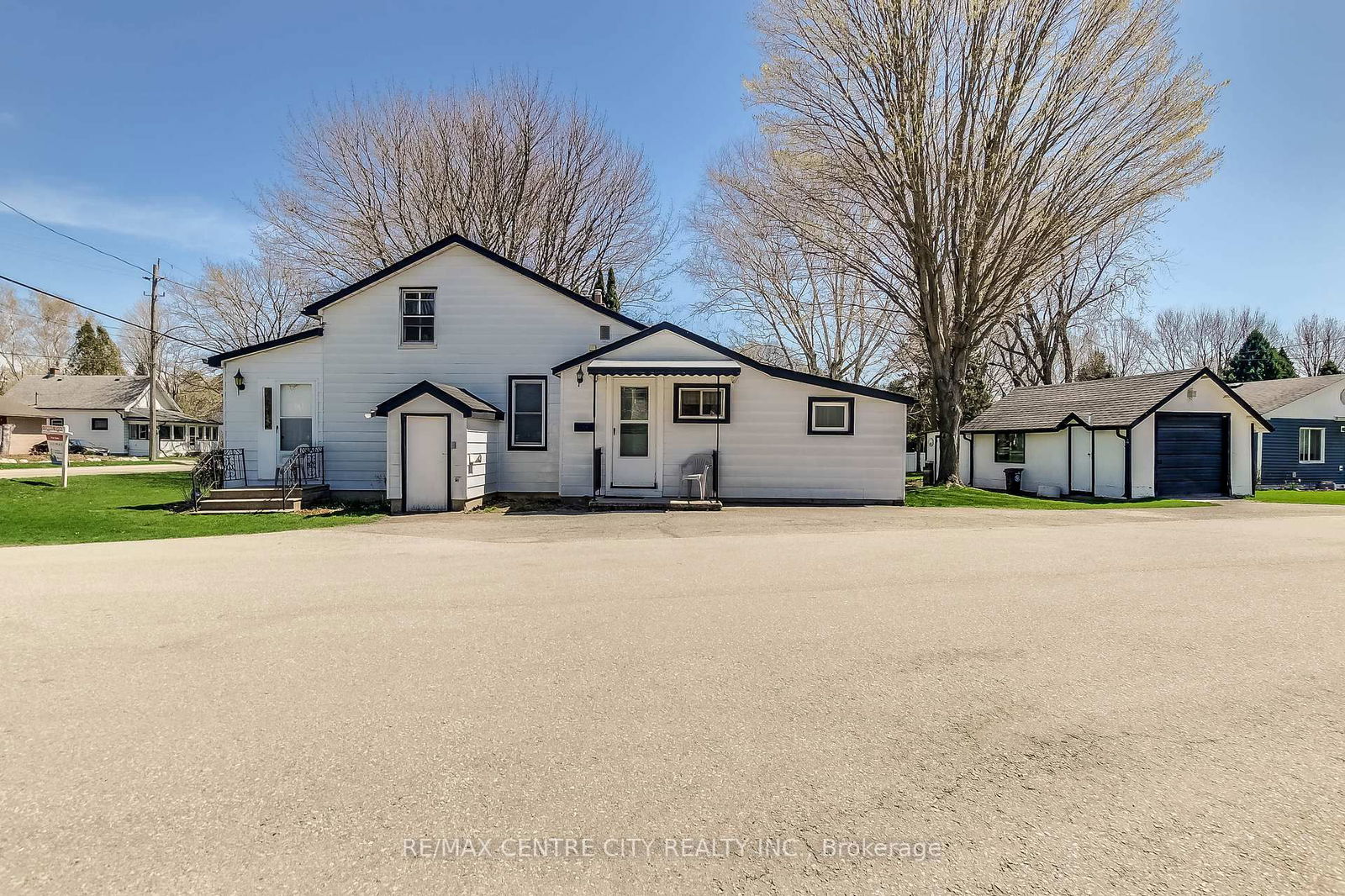 Detached House for sale at 358 WARREN Street, Central Elgin, Port Stanley, N5L 1B5 - MLS: X12116059