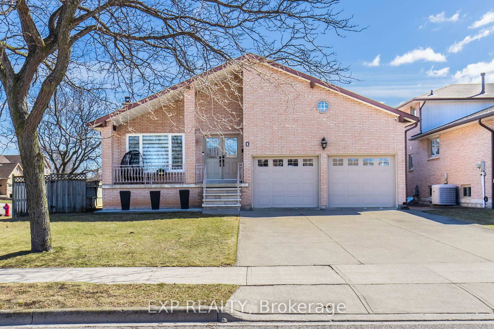 Detached House for sale at 1 Adriatic Boulevard, Hamilton, Stoney Creek, L8G 4V1 - MLS: X12116258
