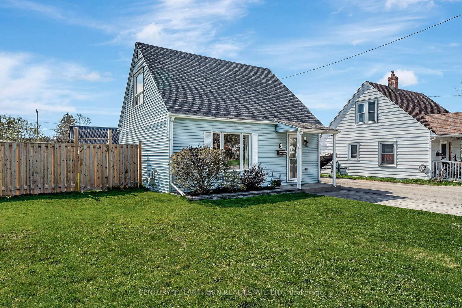 Detached House sold at 5 Johnson Road, Quinte West, Trenton Ward, K8V 2W6 - MLS: X12116455