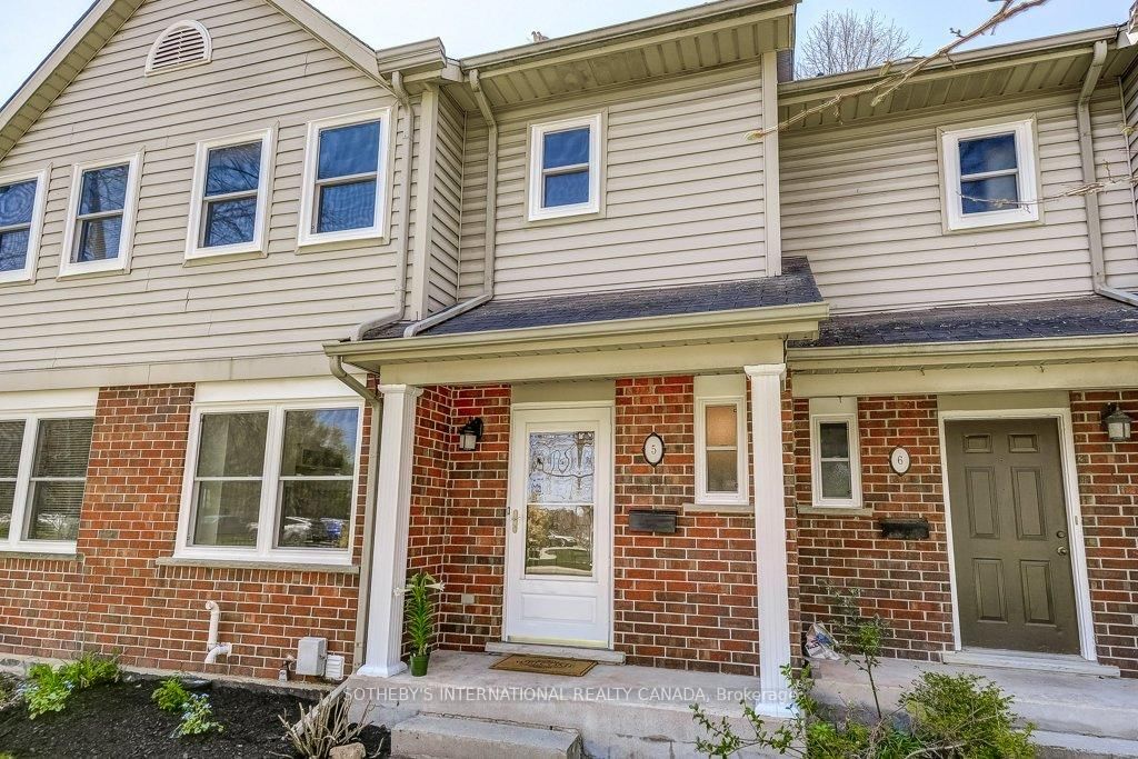 Townhouse for sale at 5-55 Kerman Avenue, Grimsby, Grimsby West, L3M 5G2 - MLS: X12116470