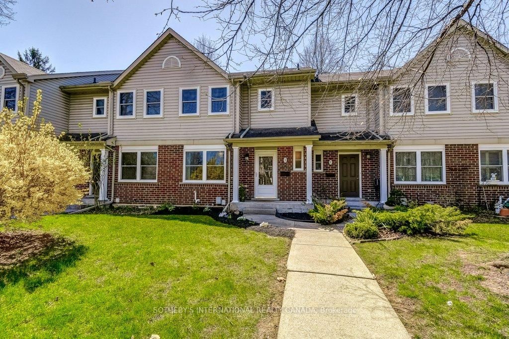 Townhouse for sale at 5-55 Kerman Avenue, Grimsby, Grimsby West, L3M 5G2 - MLS: X12116470