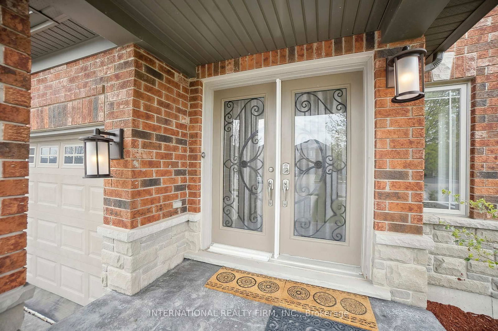 Detached House for sale at 108 Great Oak Trail, Hamilton, Binbrook, L0R 1C0 - MLS: X12116750