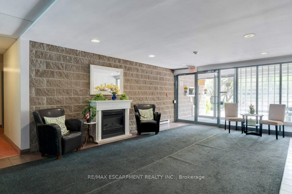 Condo for lease at 207-175 Hunter Street, Hamilton, Corktown, L8N 4E7 - MLS: X12116841