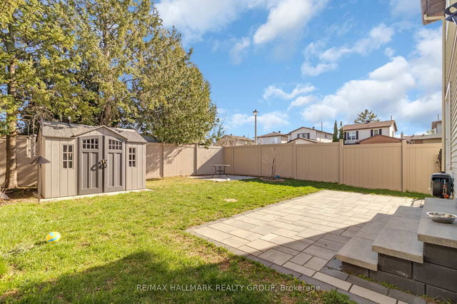 32 Brando Crescent