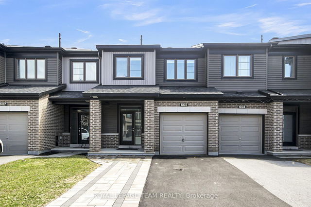 605 Lauraleaf Crescent