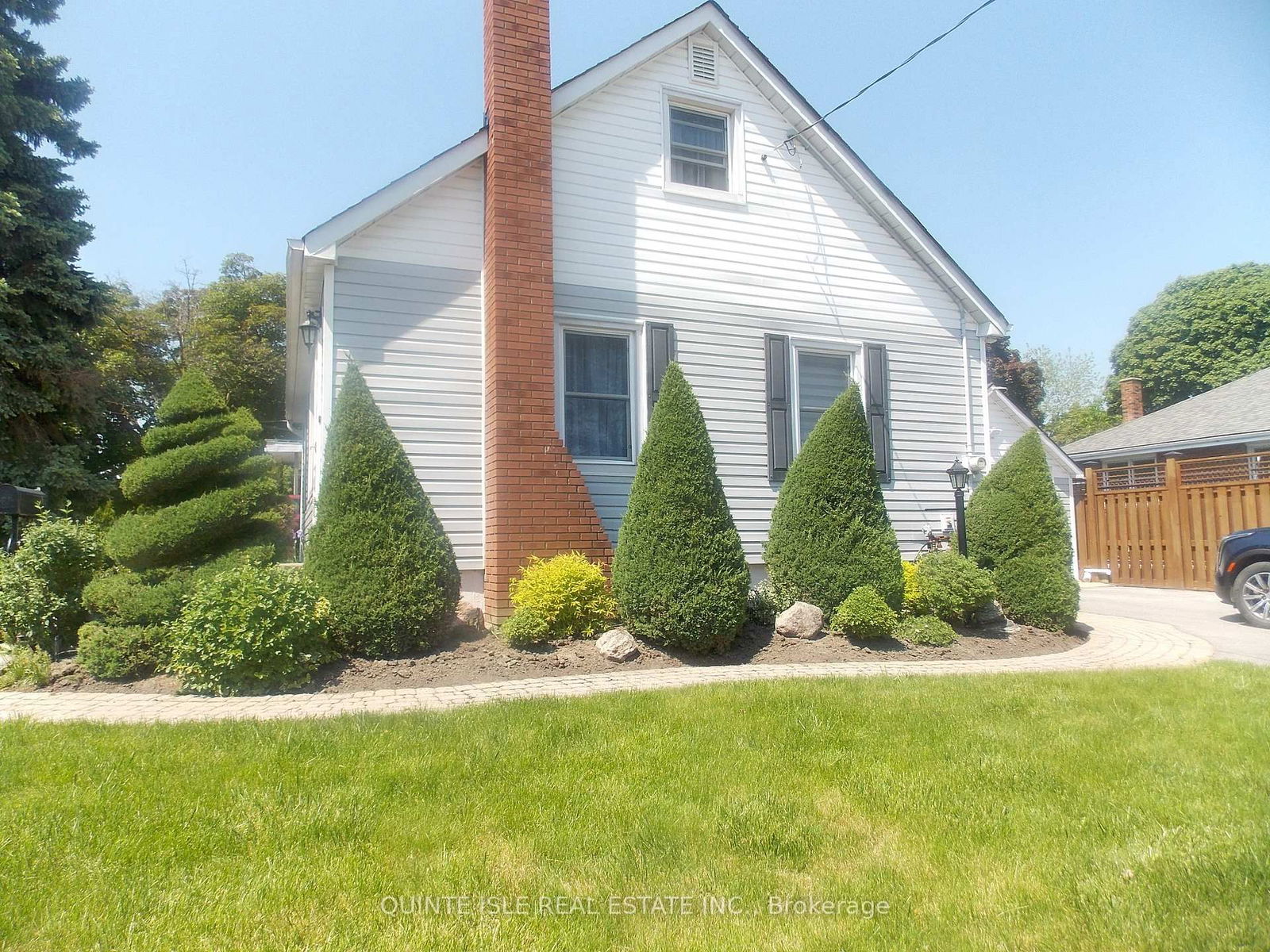 Detached House for sale at 70 Donald Street, Belleville, Belleville Ward, K8P 2J3 - MLS: X12116932