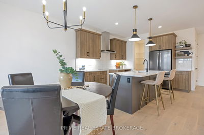 Unit 49 — 14 COASTAL Cres, Lambton Shores - Grand Bend image-0-4