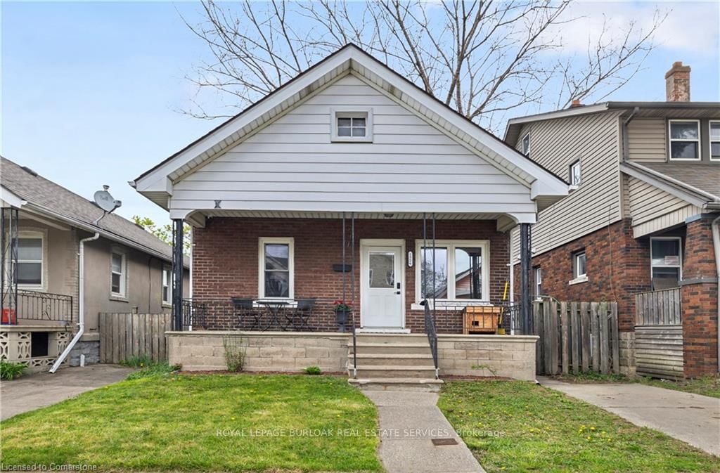 Detached House for sale at 1526 Lillian Avenue, Windsor, N8X 4A8 - MLS: X12117035