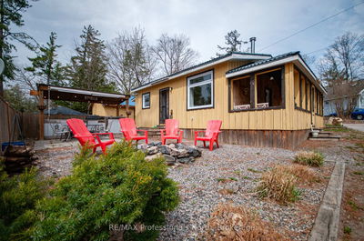Unit 2 — 1011 PORTAGE St, Muskoka Lakes - Medora