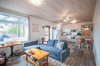 Unit 2 — 1011 PORTAGE St, Muskoka Lakes - Medora image-0-1