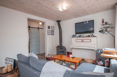 Unit 2 — 1011 PORTAGE St, Muskoka Lakes - Medora image-0-3