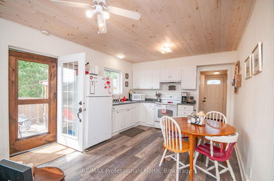 Unit 2 — 1011 PORTAGE St, Muskoka Lakes - Medora image-0-4