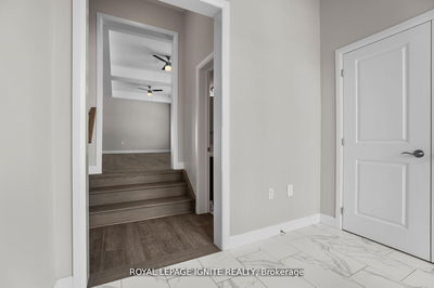 641 Lemay Grve, Peterborough North - 1 North image-0-2